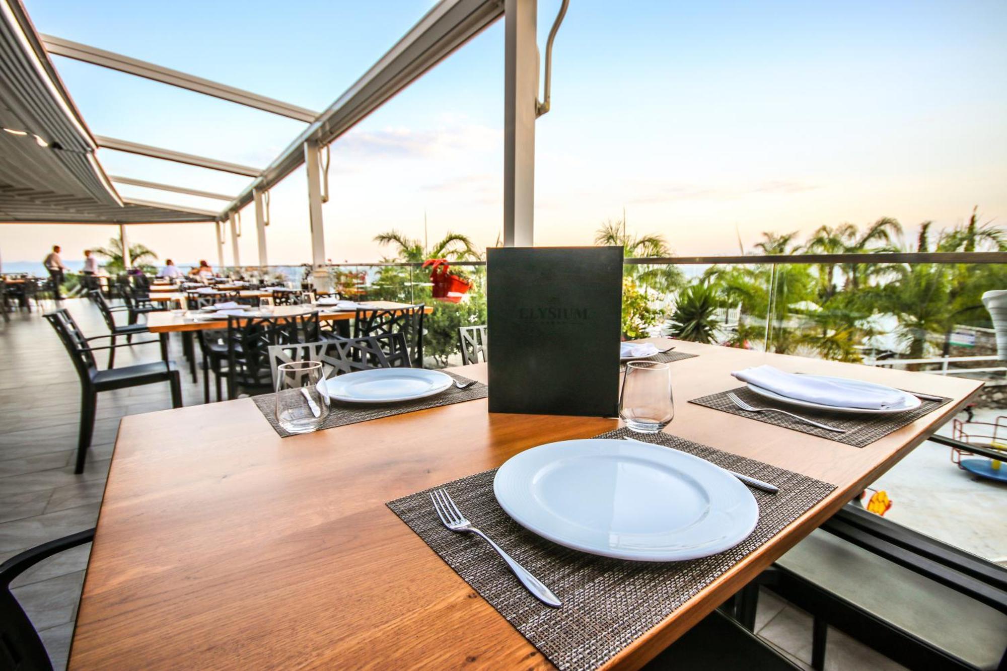 Elysium Hotel Dhërmi 外观 照片